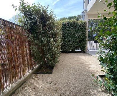 Malaucene Apartment | STUDIO in res. LES CYCLISTES