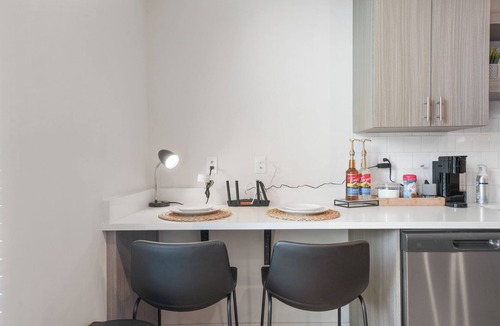 People's Freeway Apartment | Studio in SLC, Community Pool, Hot Tub, Gym! Arcade Machine! Coffee Station!