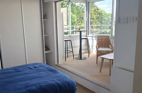 Meudon Apartment | Studio in the greenery with view of Paris 12 mn paris Montparnasse