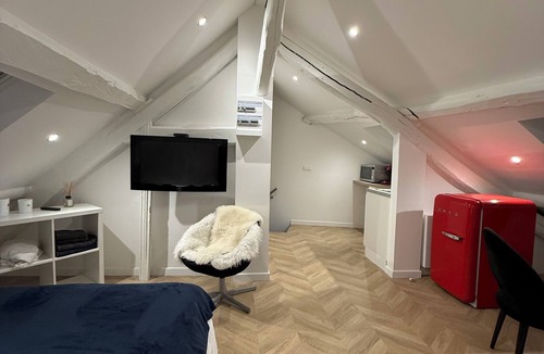Rambouillet Apartment | STUDIO in the heart of downtown Rambouillet/WI-FI