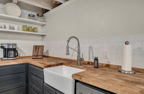 Tyler House | Studio in the Heart of Tyler