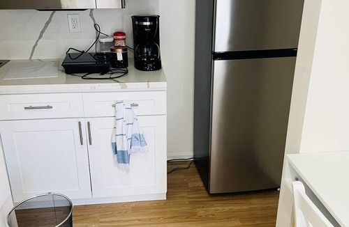 Ladera Heights Apartment | Studio in the heart of LA