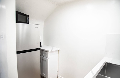 Ladera Heights Apartment | Studio in the Heart of LA #1D