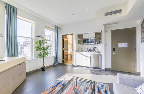 Central Business District Apartment | Studio in the ❤️ of Downtown, 3 beds, By EWR✈️, Washer & Dryer