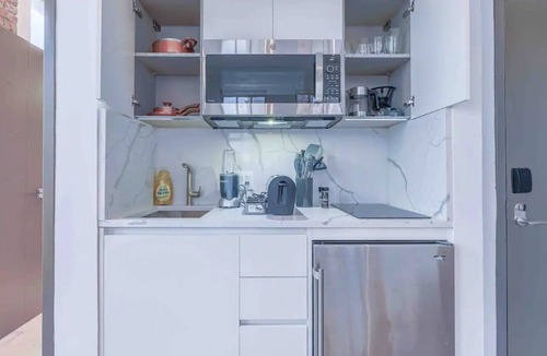 Central Business District Apartment | Studio in the ❤️ of Downtown, 3 beds, By EWR✈️, Washer & Dryer