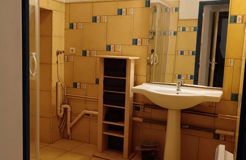 Castelnaudary Apartment | Studio in the old town center not far from the Canal du Midi