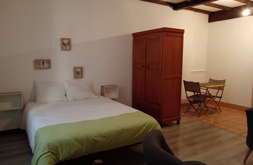 Castelnaudary Apartment | Studio in the old town center not far from the Canal du Midi