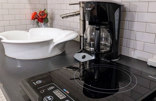 North Beach/Blue Ridge Condo | Studio in Trendy Ballard