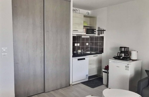 Serignan Apartment | Studio in Valras-Plage near Sandy Beach