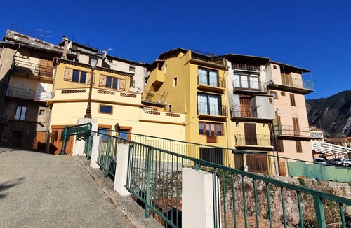 Belvedere Apartment | Studio in village with breathtaking valley views