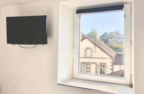 Bourbon-l'Archambault Apartment | Studio indépendant confortable