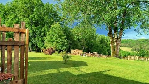 Chateau-l'Eveque Apartment | Studio indépendant au calme