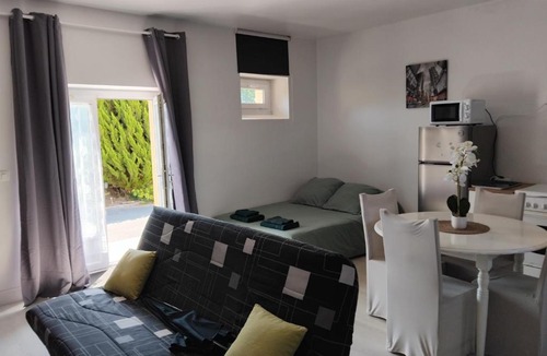 Vern-sur-Seiche Apartment | Studio indépendant