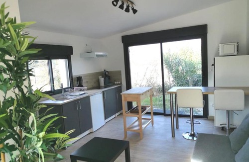 Pujaut Apartment | Studio indépendant, 10min Avignon