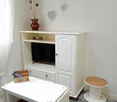 Malpasse Bed & Breakfast | Studio indépendant Chez l'hôte - possibilité parking gratuit - 5 min Métro accès rapide toute la Ville - 15 min Elyamaje
