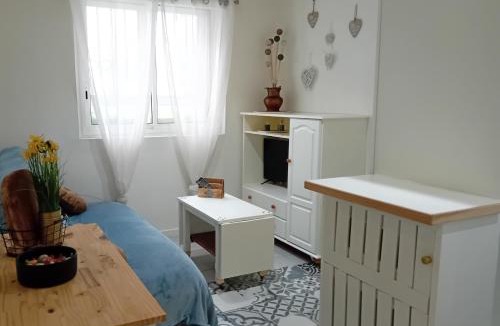 Malpasse Bed & Breakfast | Studio indépendant Chez l'hôte - possibilité parking gratuit - 5 min Métro accès rapide toute la Ville - 15 min Elyamaje