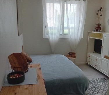 Malpasse Bed & Breakfast | Studio indépendant Chez l'hôte - possibilité parking gratuit - 5 min Métro accès rapide toute la Ville - 15 min Elyamaje