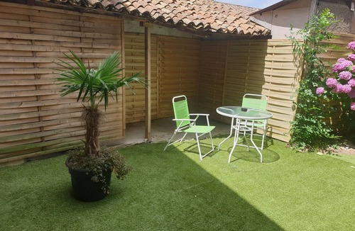 Bressuire Apartment | Studio Indépendant