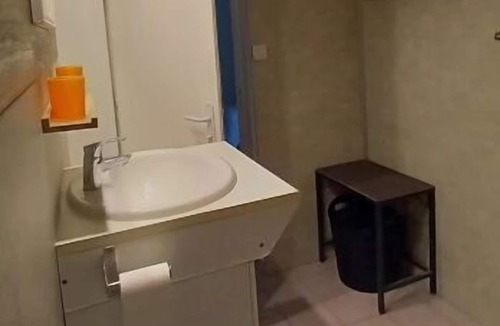 La Ferriere House | Studio Indépendant Dans une Maison Avec Piscine, un Grand Parc et son Étang