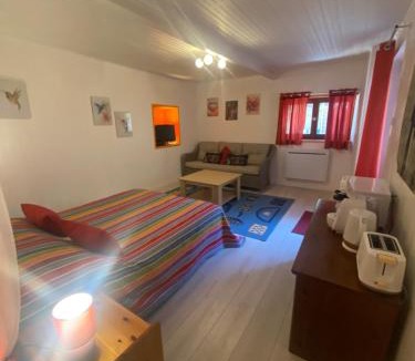 Molieres-sur-Ceze Bed & Breakfast | Studio indépendant privatif