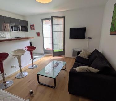 Pont-l'Eveque Apartment | Studio Jardin & Centre-Ville