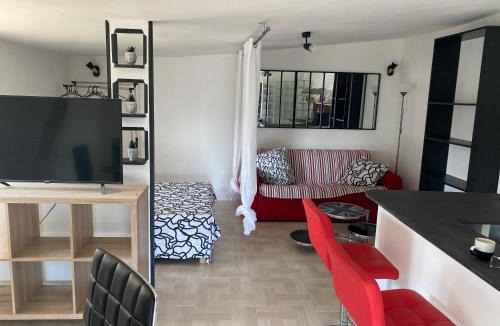 Rivesaltes Apartment | Studio jardinet Couloumines