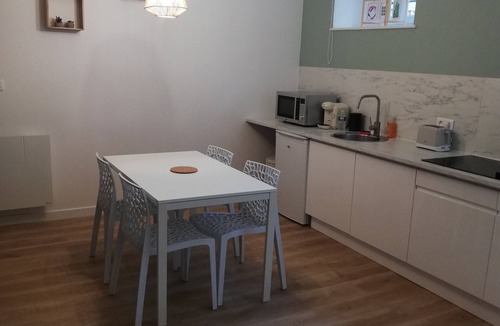 Le Creusot Apartment | Studio Jardint-Studio-Standard-Ensuite-Garden view