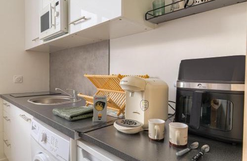 Roussillon-en-Isere Apartment | studio jungle