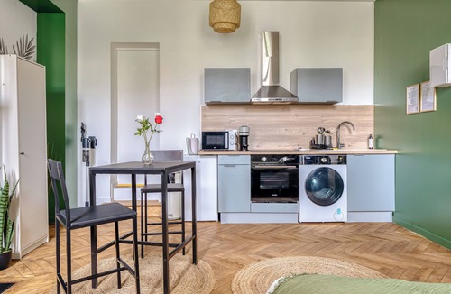Gare-Jouvenet Apartment | Studio Jungle rénové balnéo à la gare