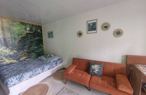 Avallon Apartment | Studio- Jungle Room