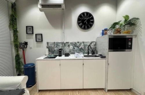 Jules Ferry - Recamier Apartment | Studio Jungle with breakfast and video projector