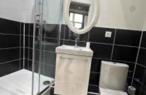 Jules Ferry - Recamier Apartment | Studio Jungle with breakfast and video projector