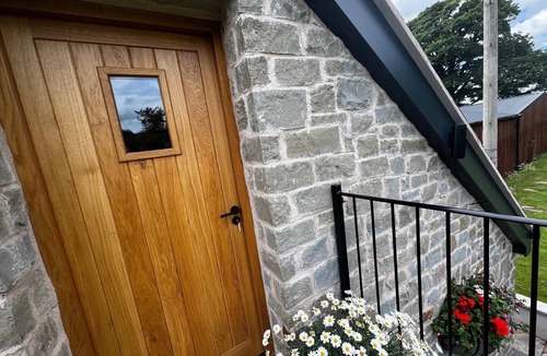 Bettws Newydd Apartment | Studio-King Bed-Wye Valley Views