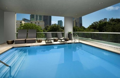The Roads Apartment | Studio King Suite Near Simpson Park MIA