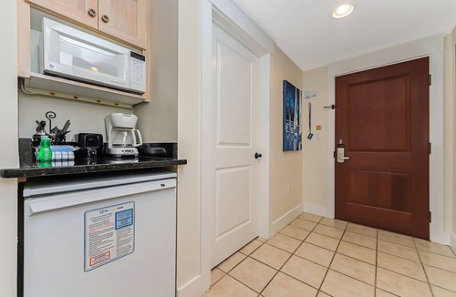 Baytowne Wharf Apartment | Studio ~ Kitchenette ~ Bayside Resort with Pool
