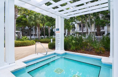 Baytowne Wharf Apartment | Studio ~ Kitchenette ~ Bayside Resort with Pool