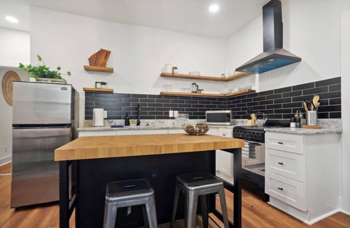 Inman Park Apartment | Studio@Krog - Inman Park!