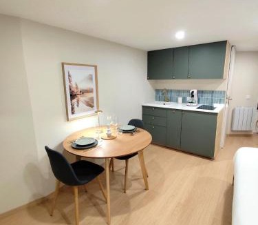 Saint-Maximin Apartment | Studio L'échappée - balnéo duo