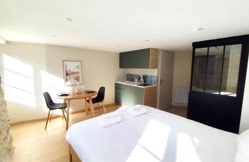 Saint-Maximin Apartment | Studio L'échappée - balnéo duo