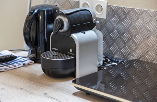 Guilvinec Apartment | Studio "L'Eclose Ty Du" with Private Terrace, Shared Garden, and Wi-Fi