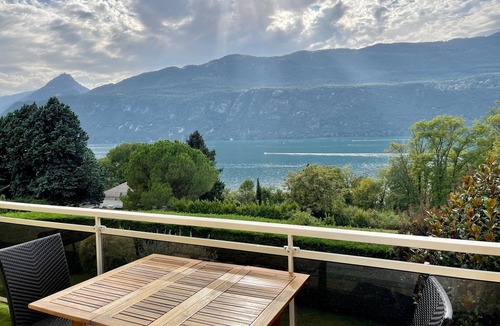 Brison-Saint-Innocent Apartment | Studio Le Grand Lac