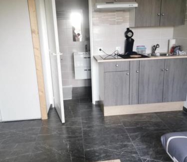 Saint-Christoly-de-Blaye Apartment | Studio La Gâche