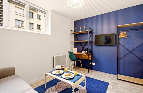 Saint-Jean Apartment | Studio L'Indigo - F1 design, hypercentre - CAEN