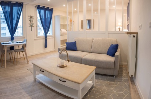 Lorient Apartment | STUDIO "L'OCEANE" HYPERCENTRE WITH PARKING