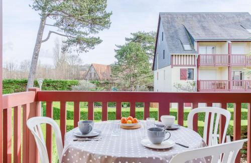 Tourgeville Apartment | Studio L'Orée de Deauville by Interhome
