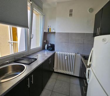 Devant-les-Ponts Apartment | Studio La Belle Vue -Proche Hyper Centre-ville-