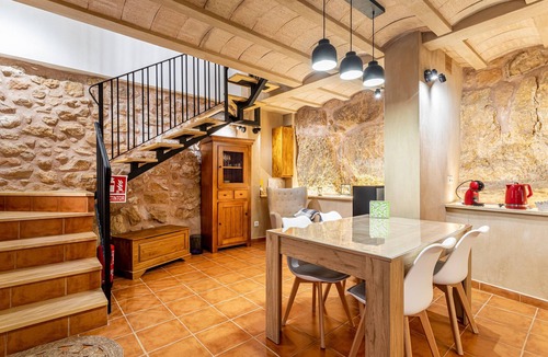 Ademuz Apartment | Studio 'La Bodega' with Wi-Fi