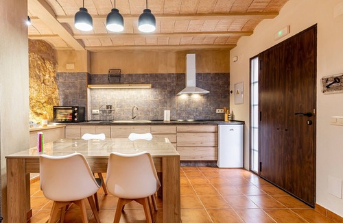 Ademuz Apartment | Studio 'La Bodega' with Wi-Fi