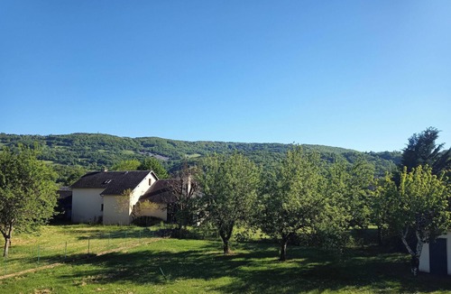 Saint-Come-d'Olt Apartment | Studio "La Clématite d'Olt" with Private Terrace and Wi-Fi