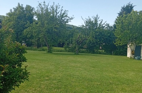 Saint-Come-d'Olt Apartment | Studio "La Clématite d'Olt" with Private Terrace and Wi-Fi